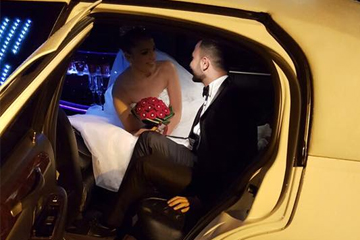 Les nouveaux mariés en limousine